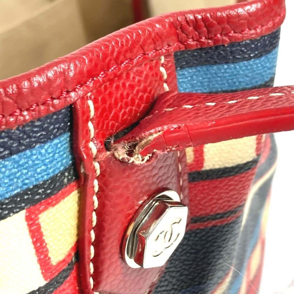 CHANEL Red Leather Shoulder Bag - Picture 11 of 16
